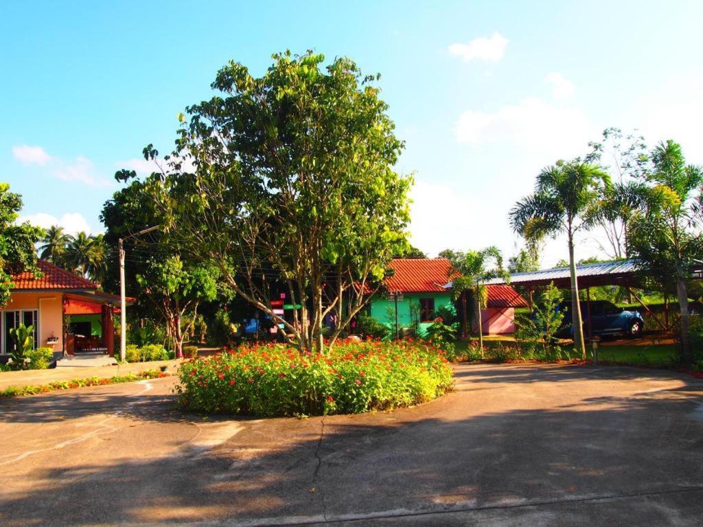 Donut Resort Mae Sai Exterior photo