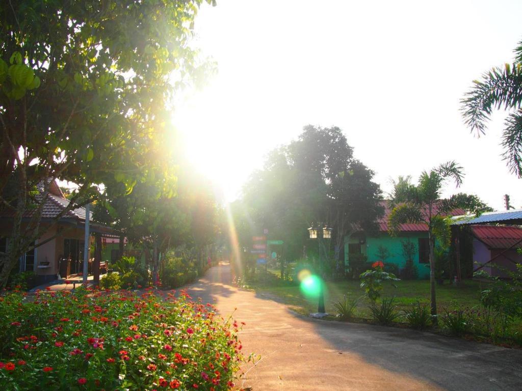 Donut Resort Mae Sai Exterior photo